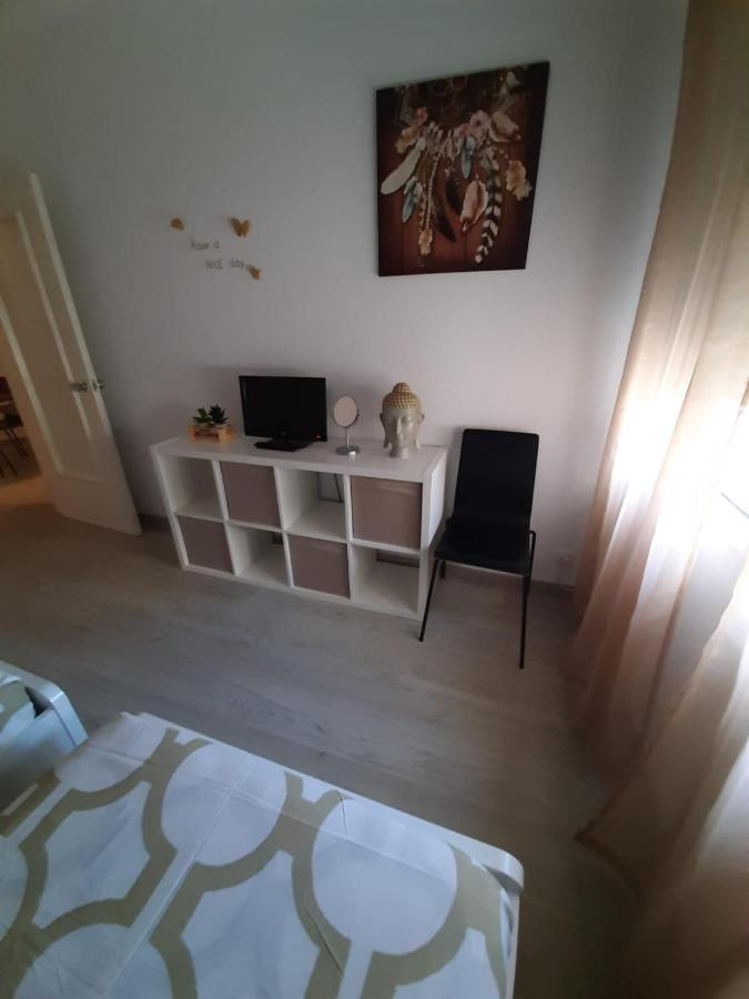 Apartamento Con Encanto "Larios Street" Apartment มาลากา ภายนอก รูปภาพ