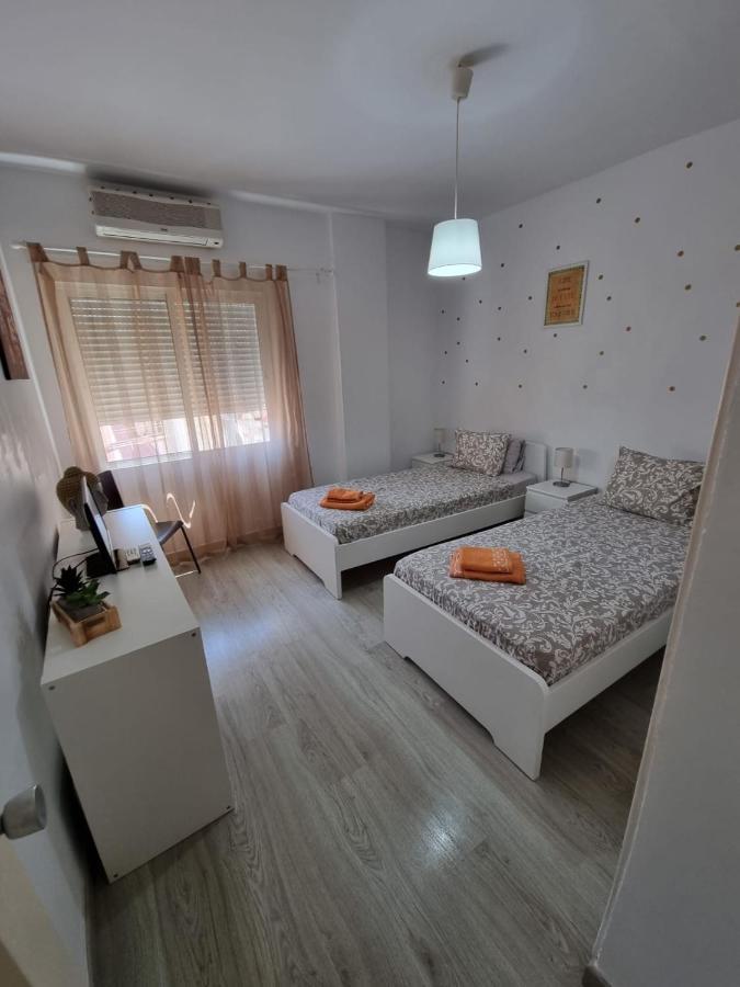 Apartamento Con Encanto "Larios Street" Apartment มาลากา ภายนอก รูปภาพ